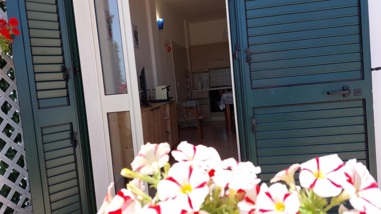 Lovely House Risveglio Fronte Mare Марина ди Песколусе Екстериор снимка